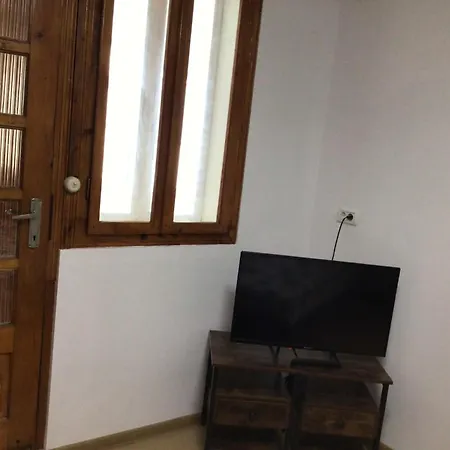Cu 1 La Etaj 2 Si Masarda O De 9mp In Pozitie Centrala Pe Strada Randunelelor Nr 2 Cu Parcarestradalaala Centrala Appartement